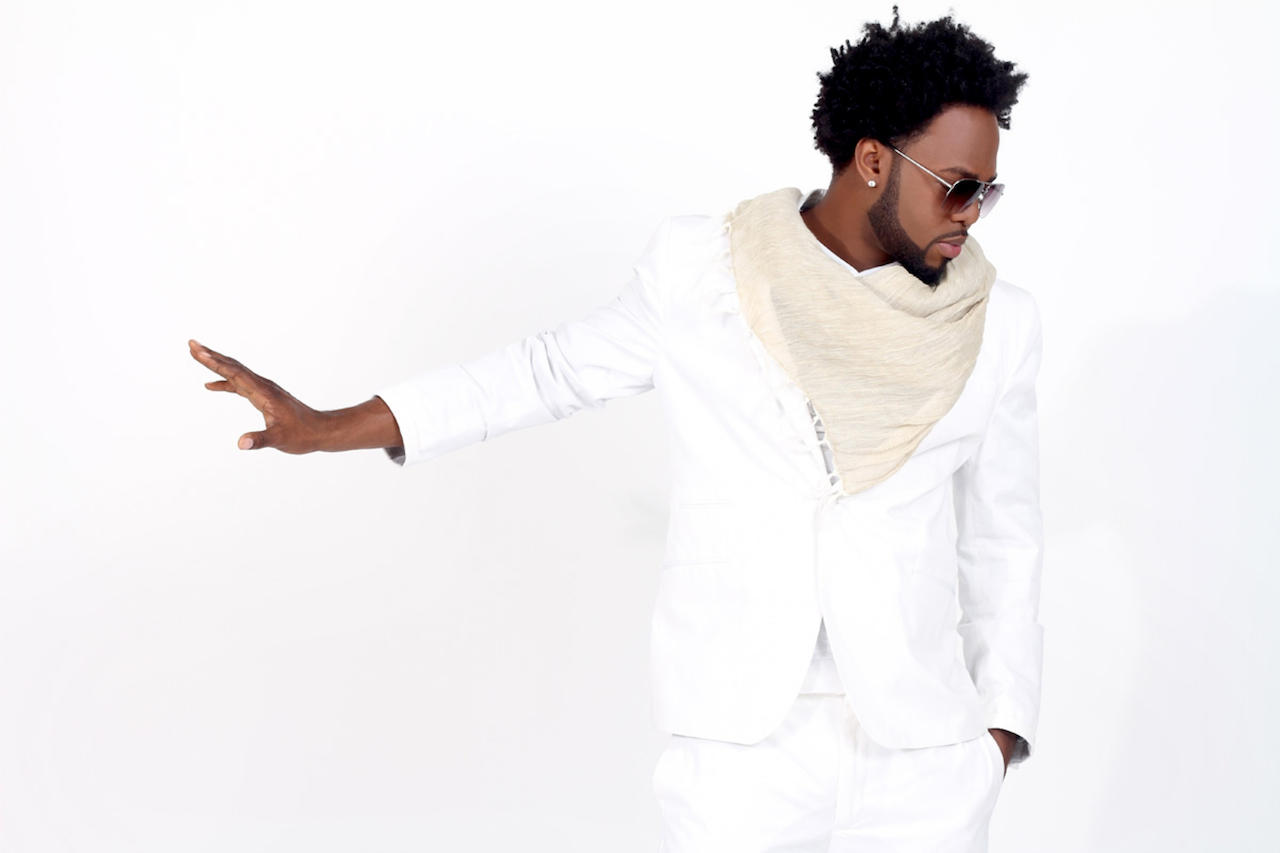 INTERVIEW: DWELE